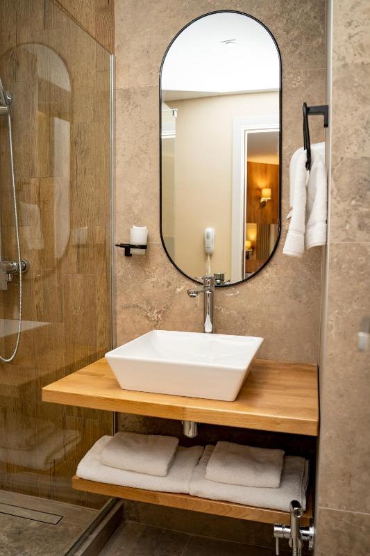 Suite image 3