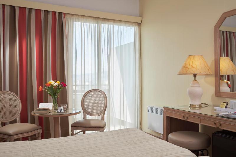Superior Room with Acropolis View image 4