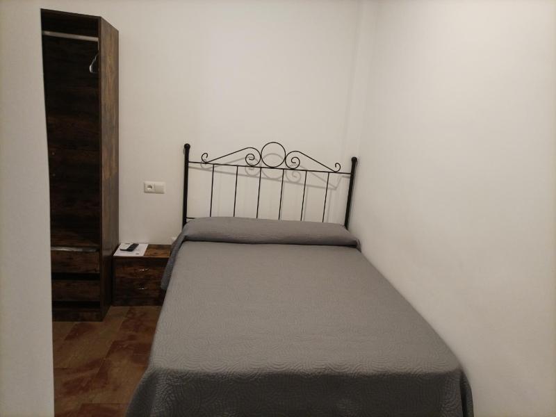 Single Room image 4