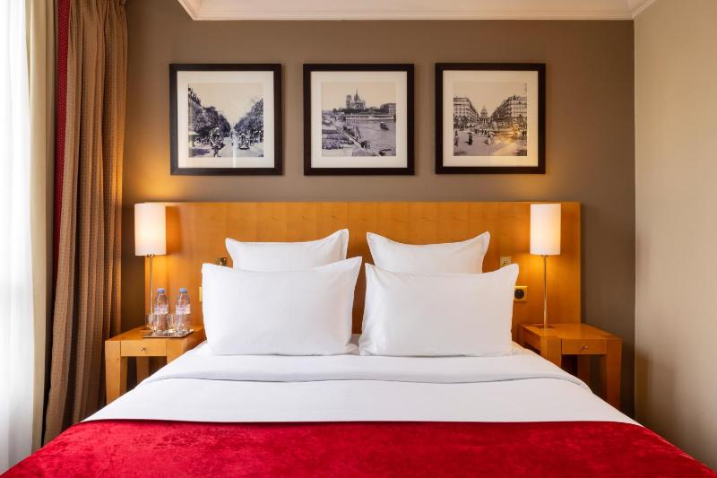 Double Room image 1