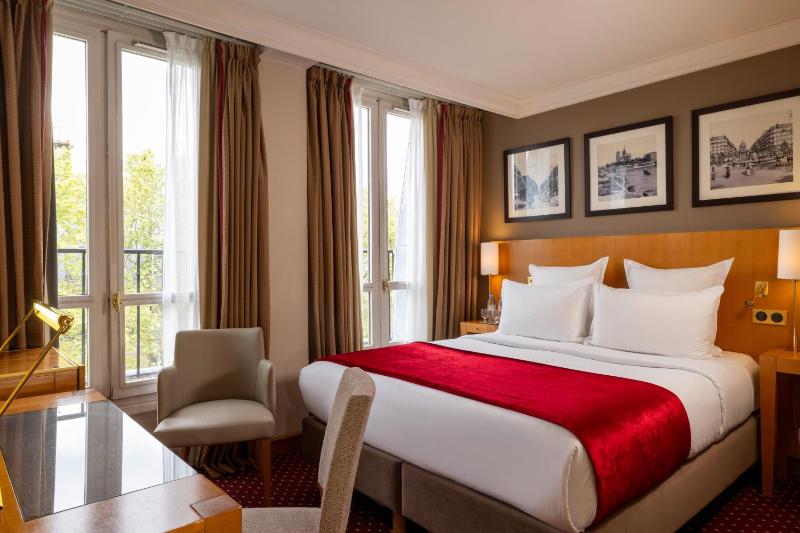 Double Room image 2