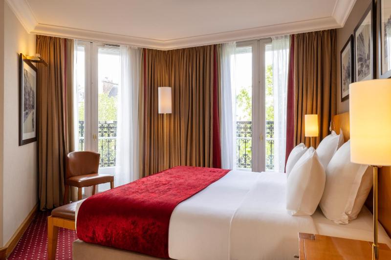 Deluxe King Room image 1