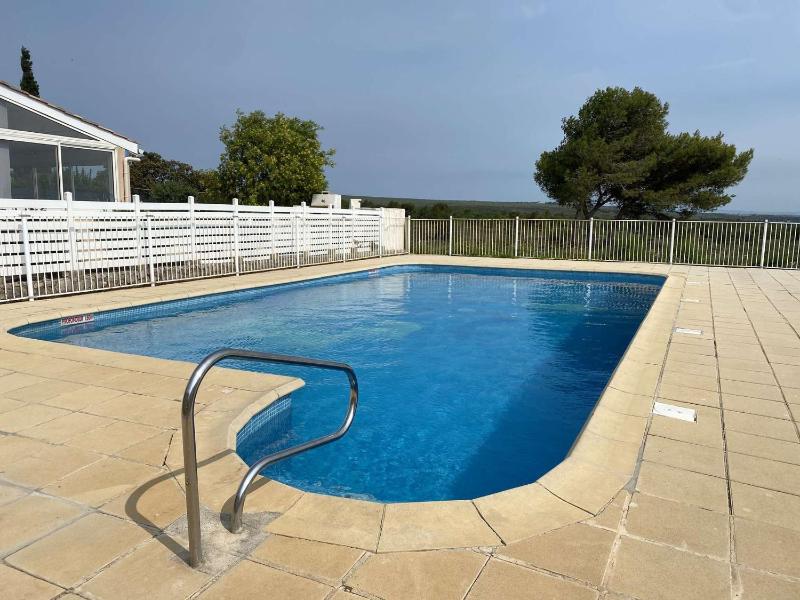 Pavillon Confortable avec Piscine Terrasse et Parking Privé - FR-1-409-220 - image 3