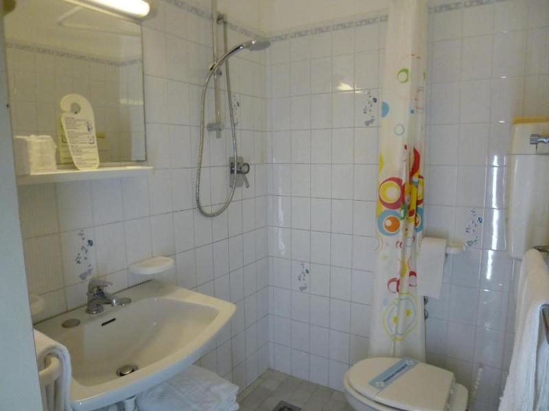 Hotel Trovatore - image 12