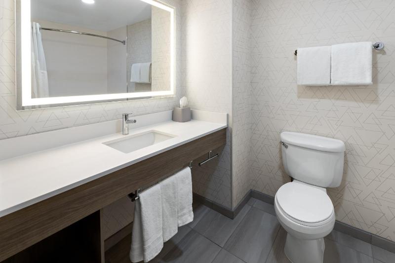 Standard Room image 4