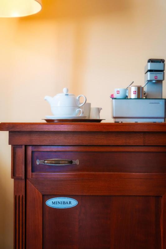 Junior Suite with Garden View image 4