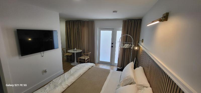 Green Island Inn - image 12