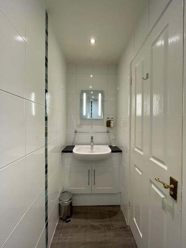 Triple Room with Shower image 2