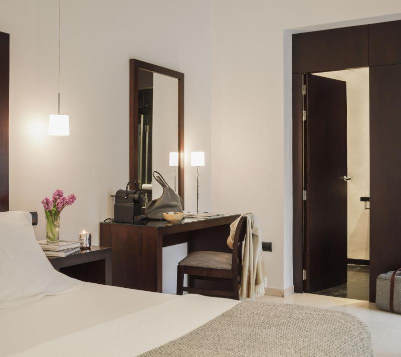 Superior Double Room image 2
