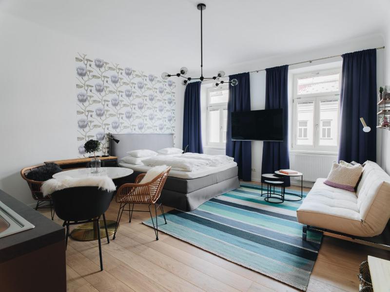 One-Bedroom Apartment image 4