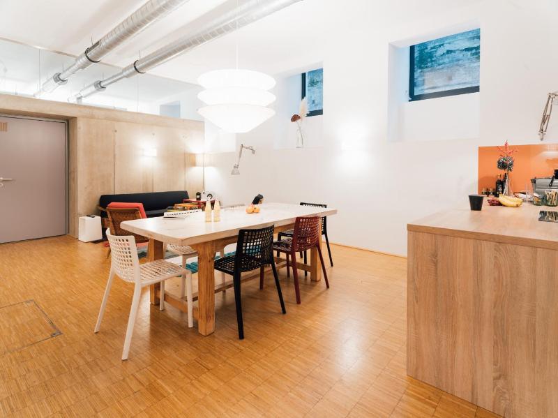 Double Room with Shared Kitchen image 3