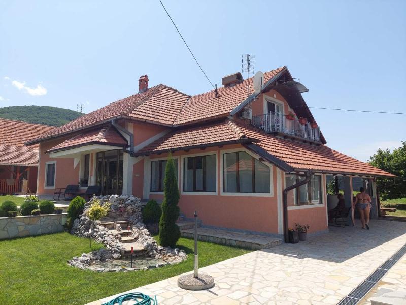 Djokić 3 sa bazenom - image 1