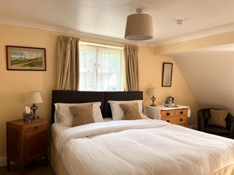 Standard Double or Twin Room image 1