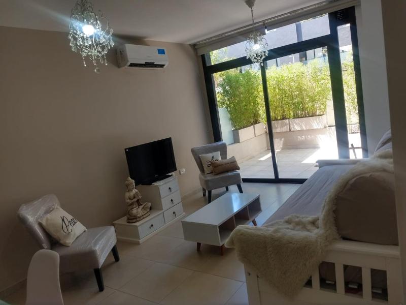 Zona residencial frente al lago! - image 11