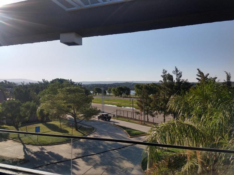 Zona residencial frente al lago! - image 23