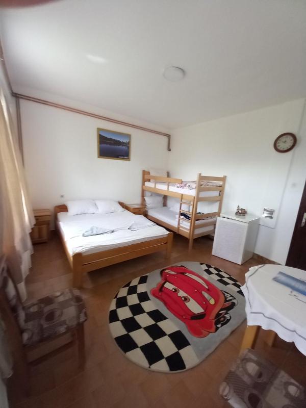 Classic Triple Room image 3