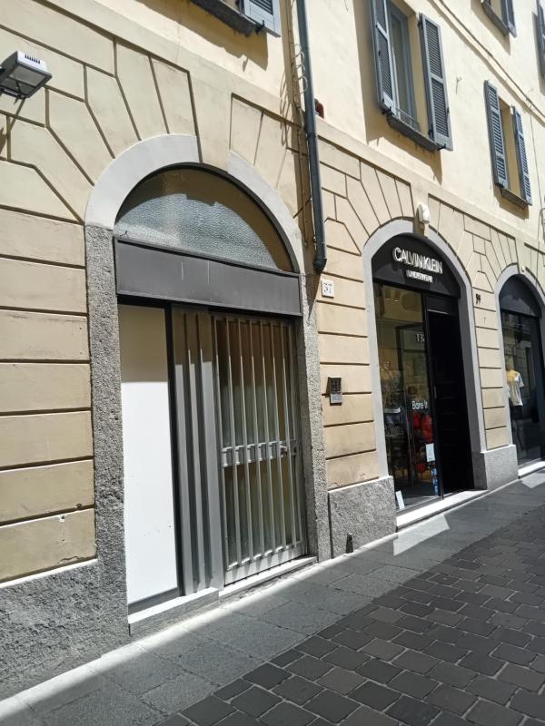 A few steps from lake Como Central Beautiful flat - image 14