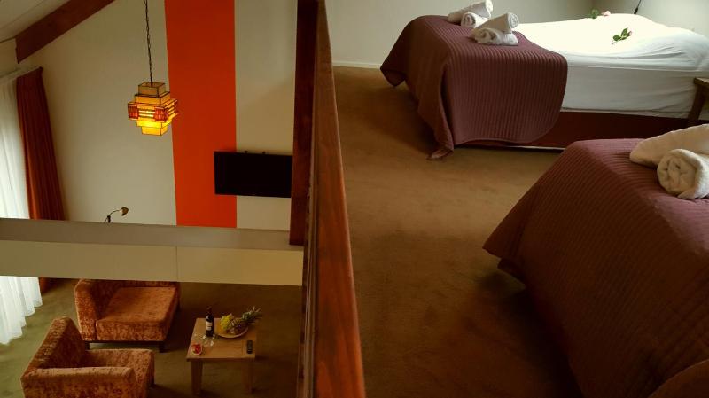 Family Room image 3