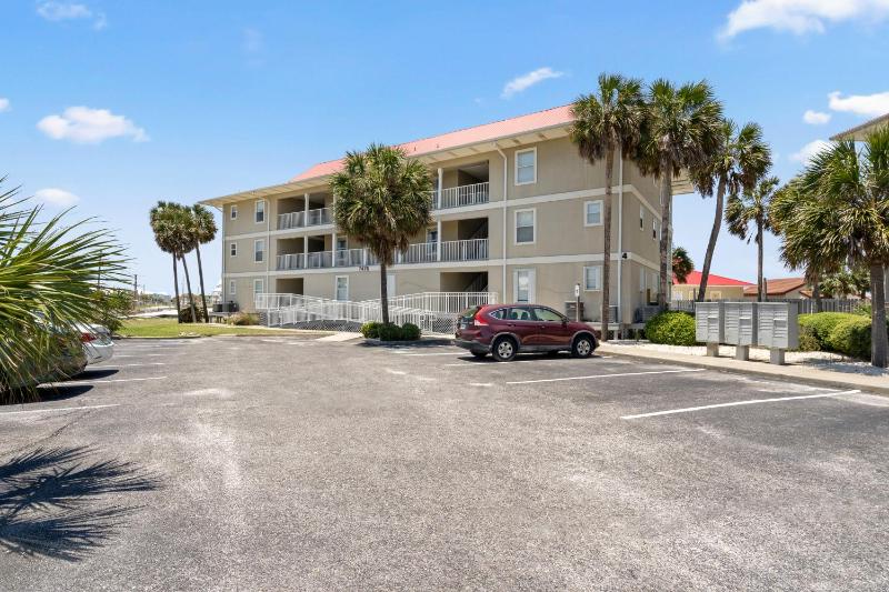 Sunset Harbor Unit 422 - image 18