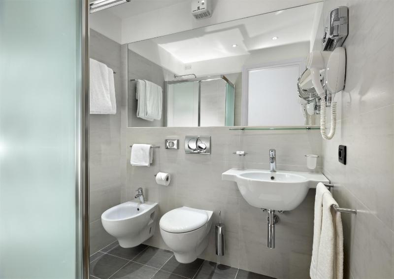 Triple Room with View image 2