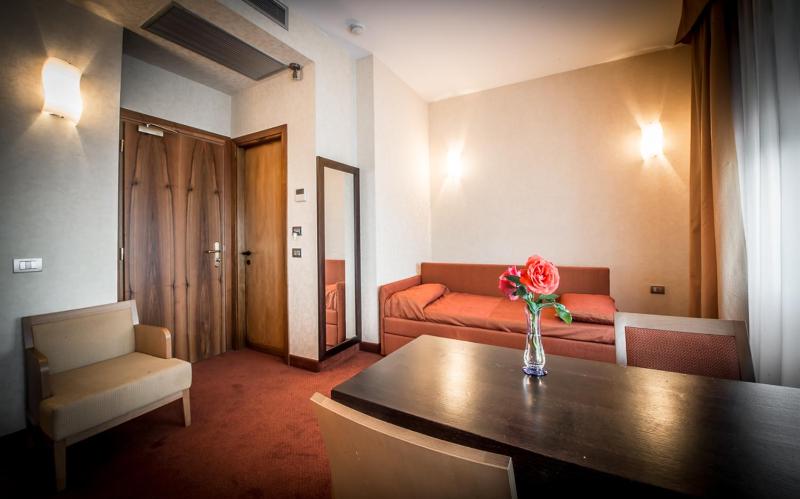 Quadruple Room image 4