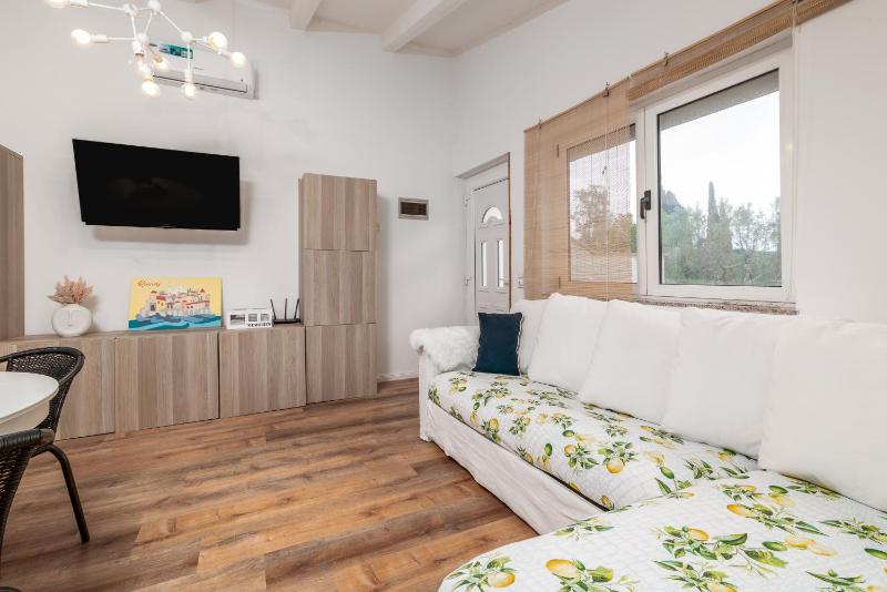 Apartments with parking space Rovinj - 22740 - image 10