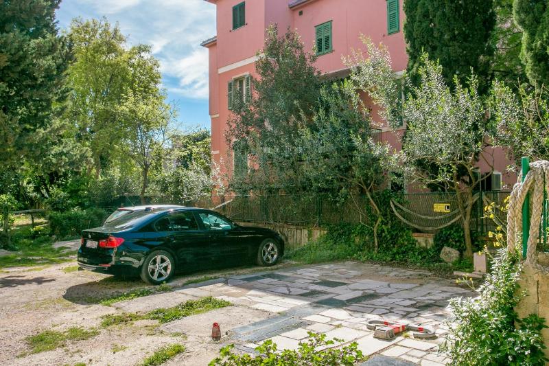 Apartments with parking space Split - 22909 - image 10