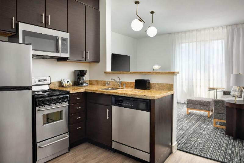 Two-Bedroom Suite image 4
