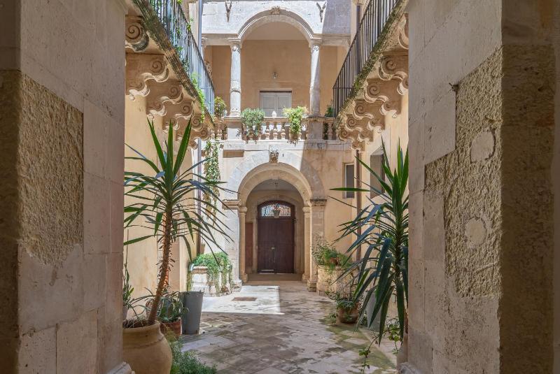 Historic building modern touches - Ortigia - image 1