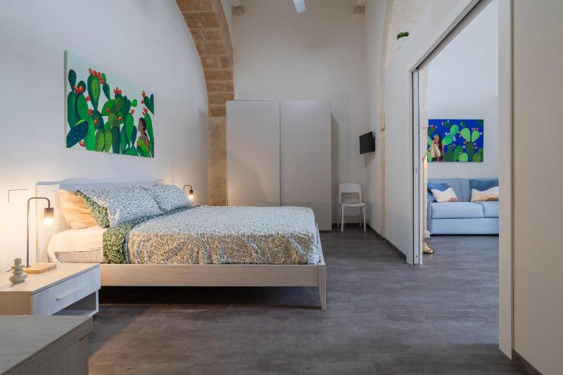 Historic building modern touches - Ortigia - image 3
