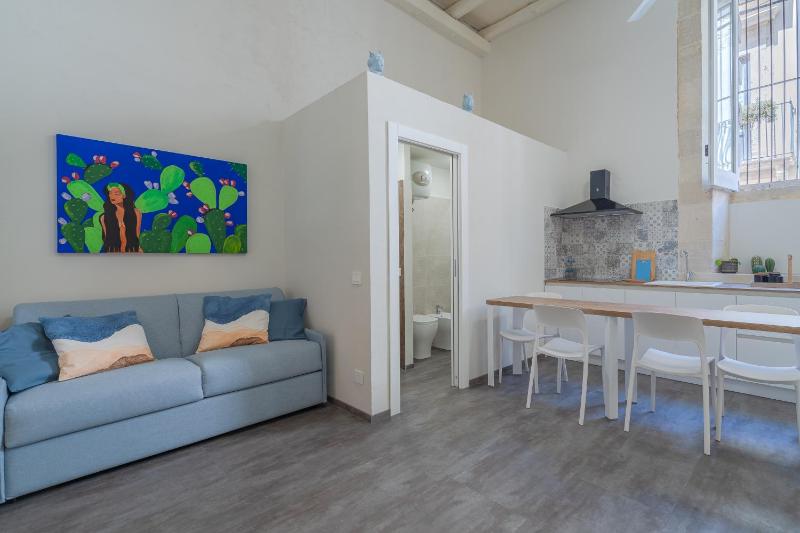 Historic building modern touches - Ortigia - image 7
