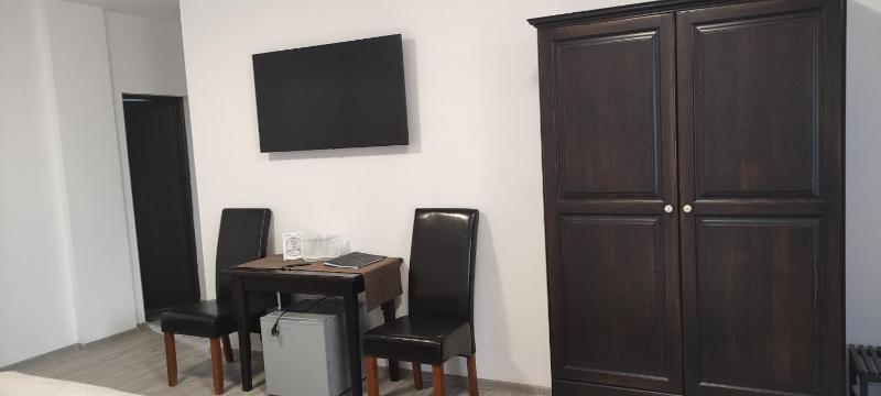 Superior Family Room image 1