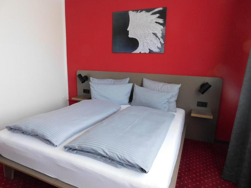 Double Room image 2