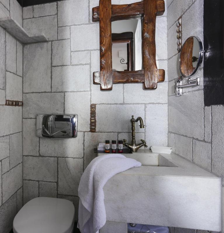 Suite with Sea View image 4