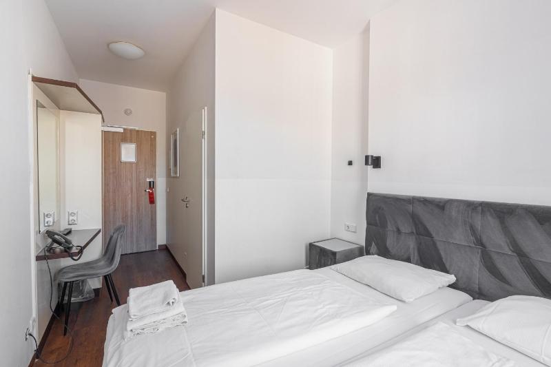 Economy Twin or Double Room image 3