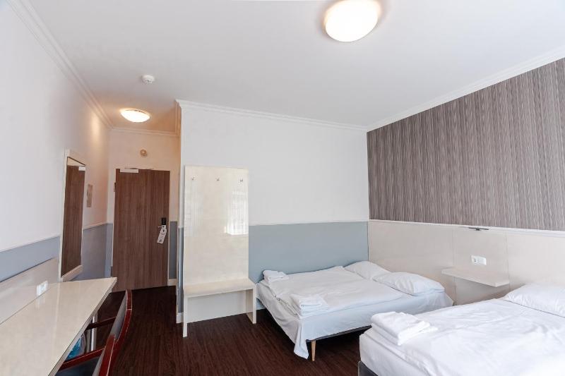 Quadruple Room image 3