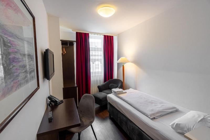 Single Room image 1