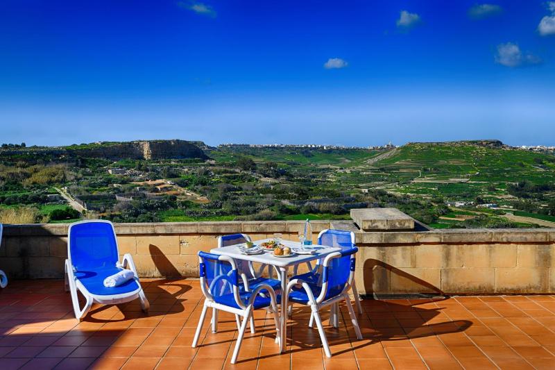 Apartment with View image 2