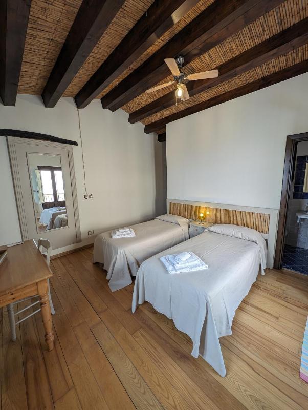 Studio Apartment image 2