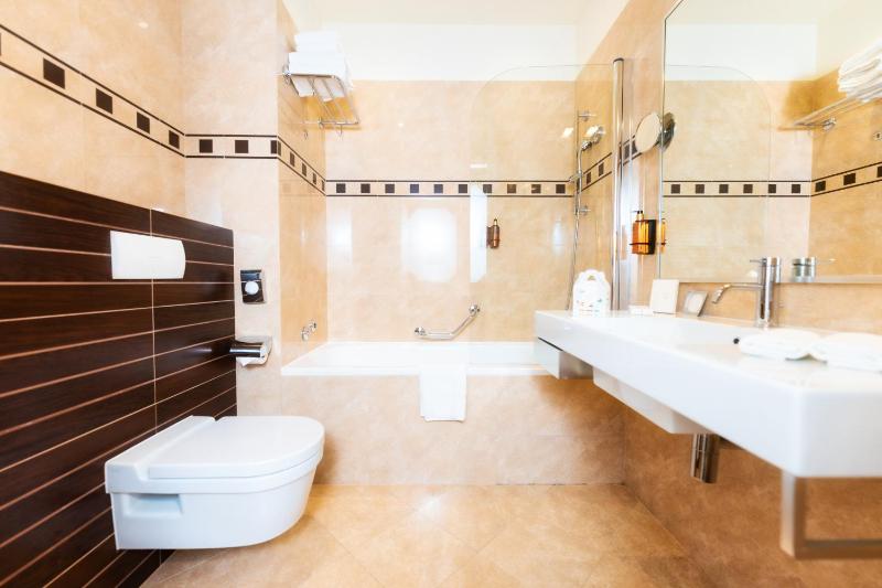Standard Twin/Double Room with Sea Side image 4