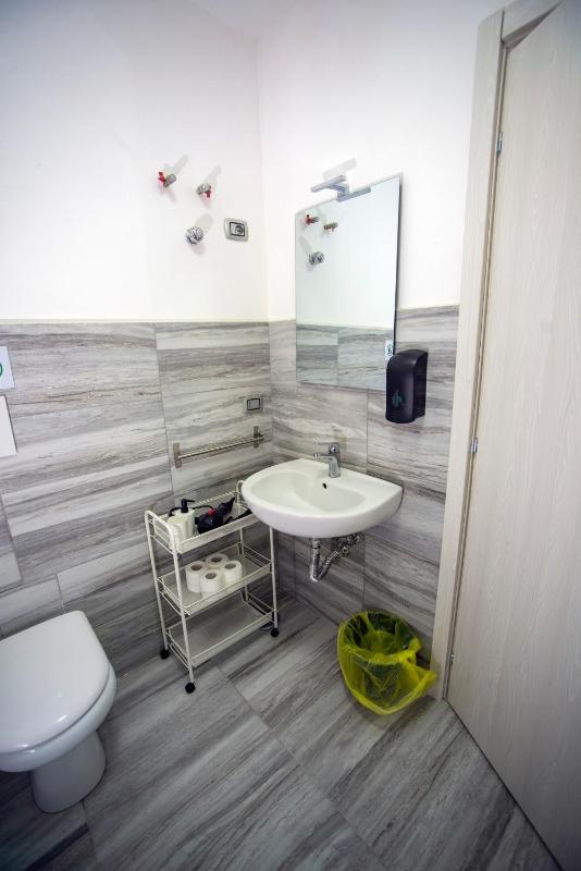 NA City Rooms - image 6