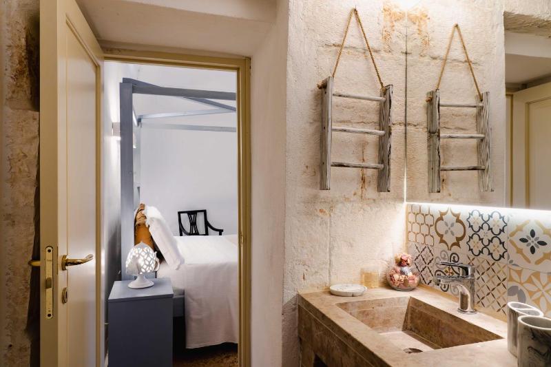 Standard Double Suite image 1
