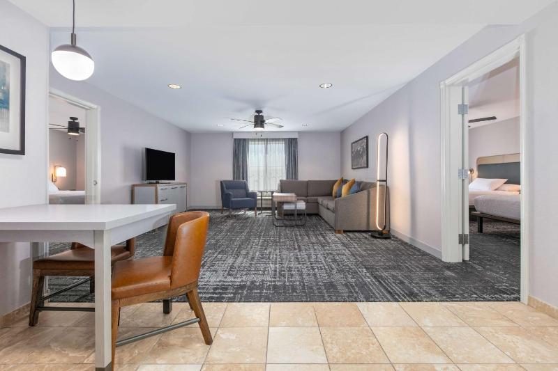 Two-Bedroom Suite image 3