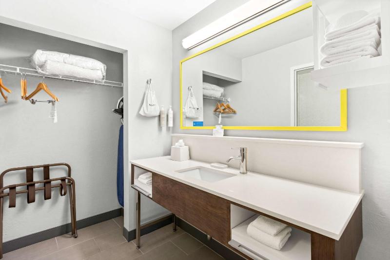 King Suite image 4