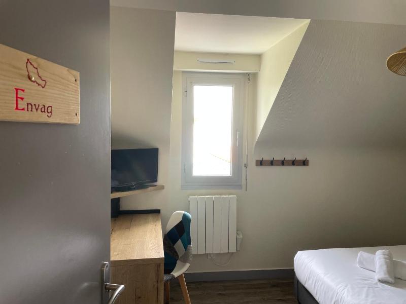 Economy Double Room image 3