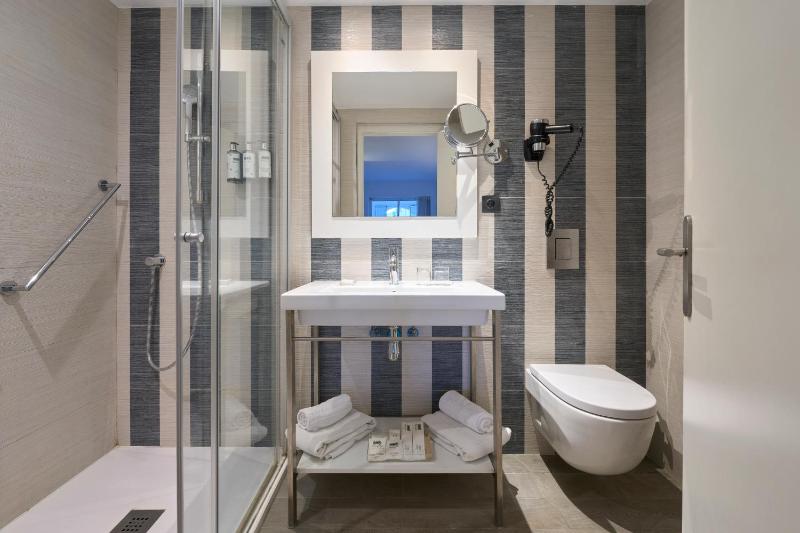Junior Suite image 3