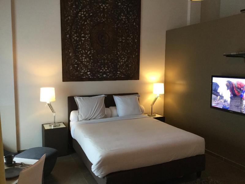 Deluxe Double Room image 4