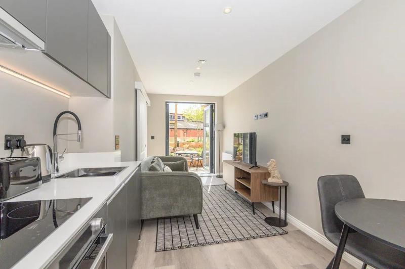 City Centre Deluxe with amazing Garden Terrace - Pass the Keys - image 4