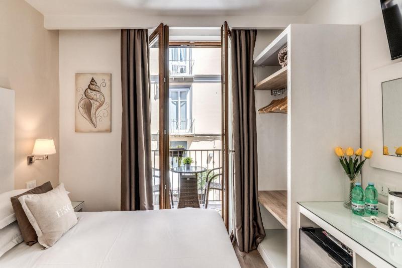 Double or Twin Room image 4