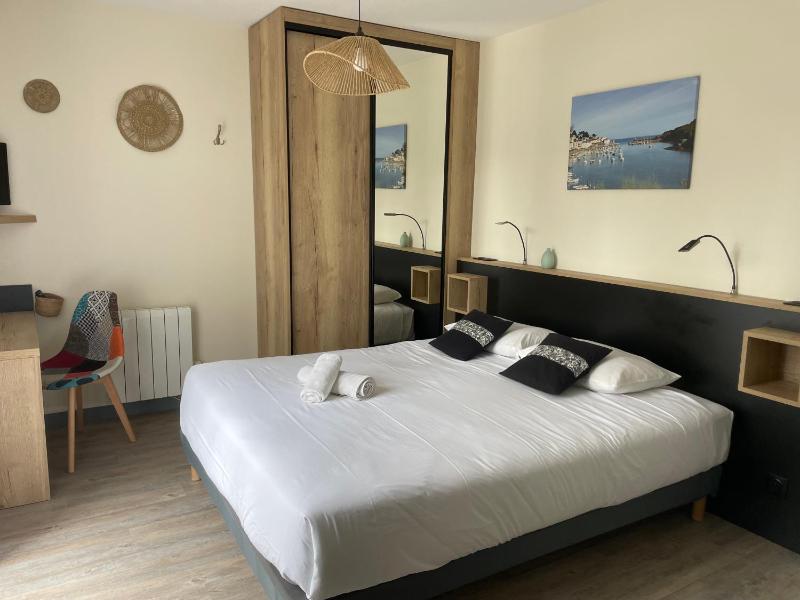 Double Room image 1
